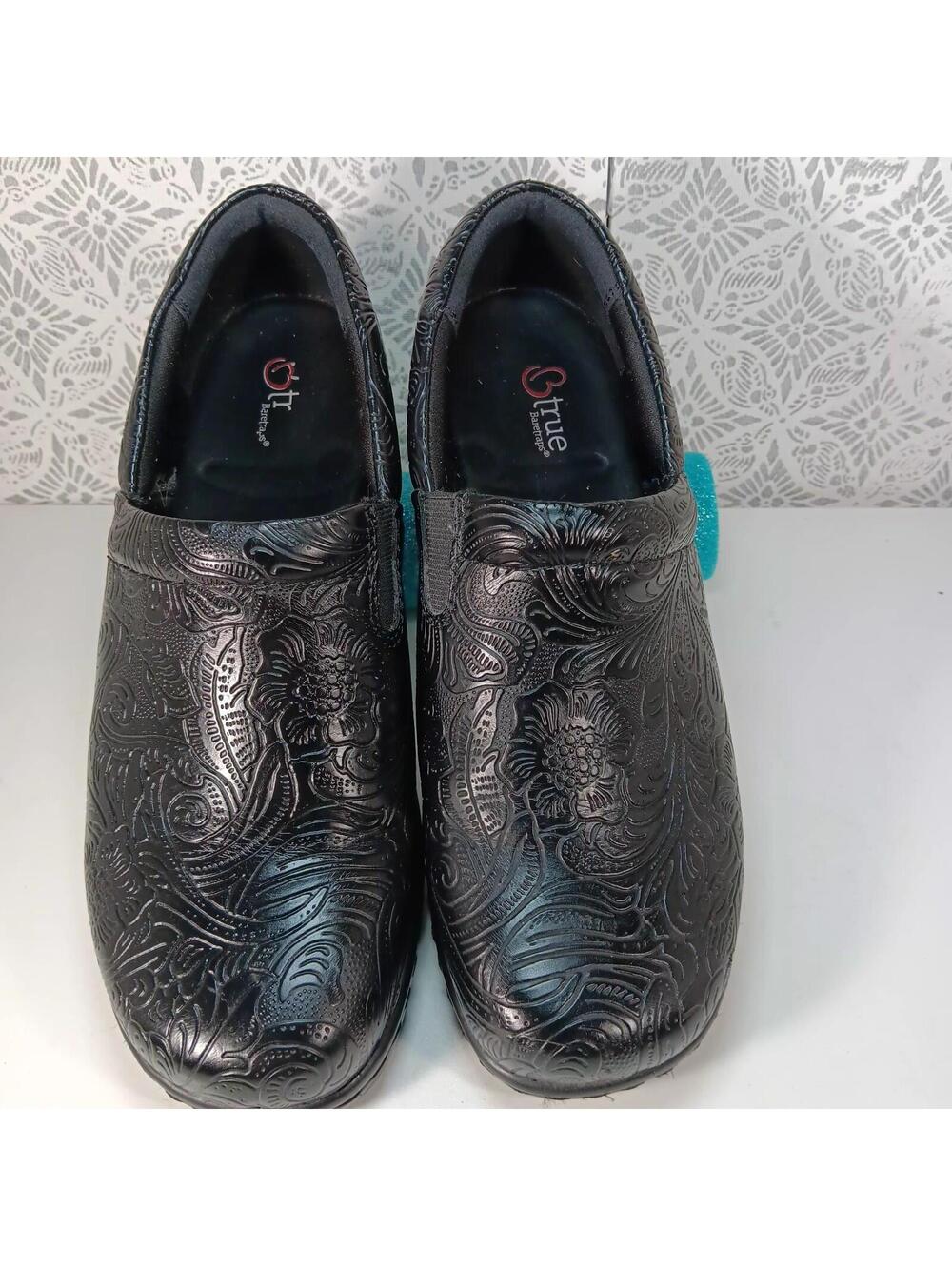 BTrue by Baretraps Womens Brasil Slip-On Nursing Clog Shoes Size 9.5M Embossed